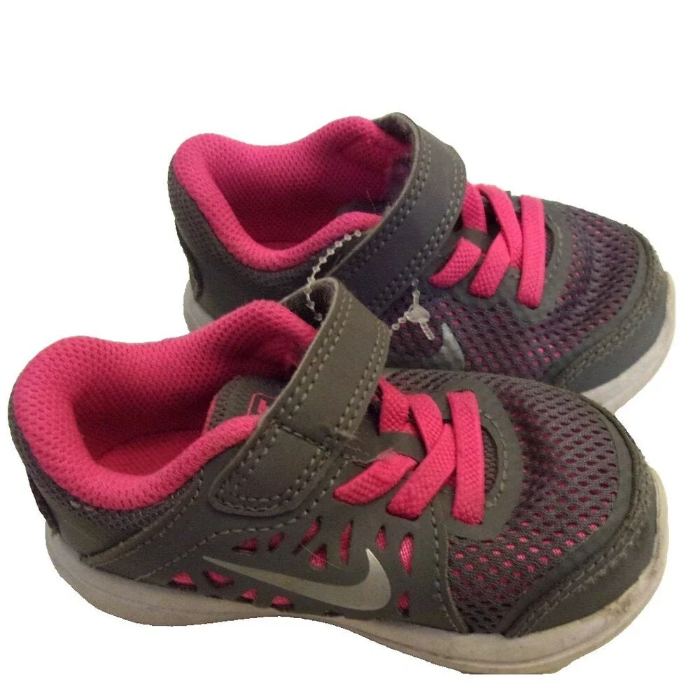 Nike  Girls Size 5C 5  Toddler Child Pink Gray Sneakers Swoosh Logo